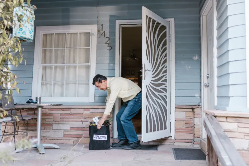 The Man Who Left Milk on Your Porch Before You Woke Up — America's First Delivery Economy
