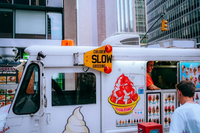 The Quarter That Bought Pure Joy: When Ice Cream Trucks Ruled American Summers